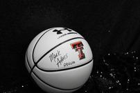 Autographed Tx Tech Basketball 202//135
